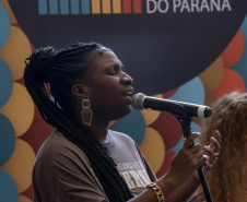 Estante Afro — Maria Águeda
