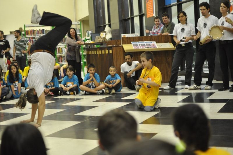 Uma Noite na Biblioteca 2012 - Capoeira