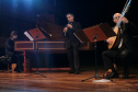 Formado por Fernando Gualda (oboé barroco e moderno), Fernando Mattos (tiorba e alaúde) e Fernando Cordella (cravo), o Trio fff contará com a participação especial da cantora lírica Cíntia de Los Santos durante a apresentação no hall térreo da BPP.