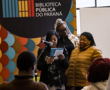 Estante Afro — Maria Águeda