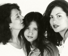 Alice Ruiz com as filhas Estrela Ruiz Leminski e Aurea Alice Leminski