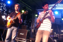 Músicos Flávio Lira e Rodrigo Simões tocam clássicos  da MPB nesta sexta-feira