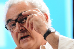 Durante o encontro, Hatoum falará sobre seu processo de criação e sua trajetória literária.