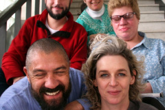 Foto tirada em julho de 2017 na escadaria da Biblioteca Publica do Paraná. Fazem parte do grupo: Wagner, Isabel, Adriana, Juliana, Antônio e Anastácio que não aparece na foto
