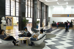 A Biblioteca Pública do Paraná estará fechada nos dias 2, 3 e 4 de novembro (quinta, sexta e sábado) devido ao feriado de Finados.
As atividades retornam no horário normal na segunda-feira, dia 6.