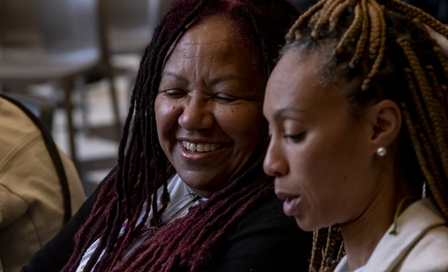 Estante Afro — Maria Águeda