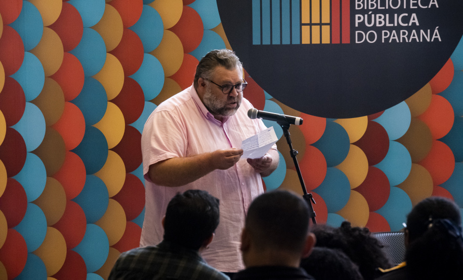 Estante Afro — Maria Águeda