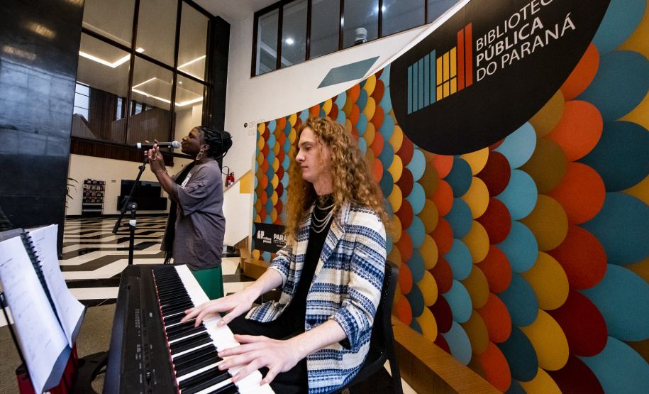 Estante Afro — Maria Águeda