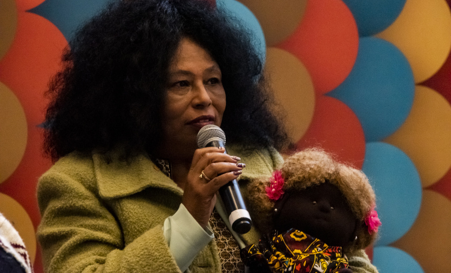 Estante Afro — Maria Águeda