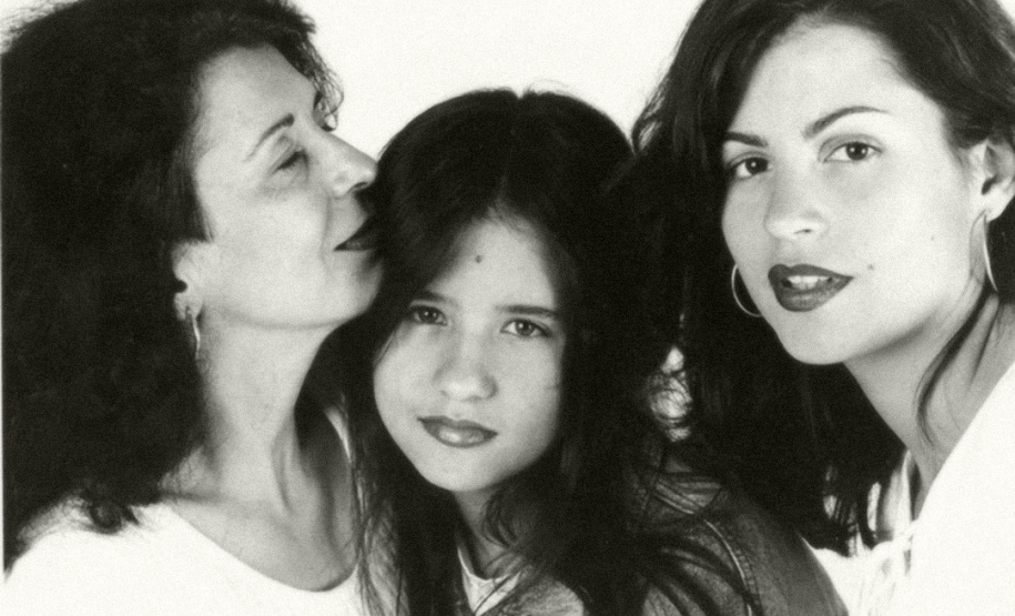 Alice Ruiz com as filhas Estrela Ruiz Leminski e Aurea Alice Leminski