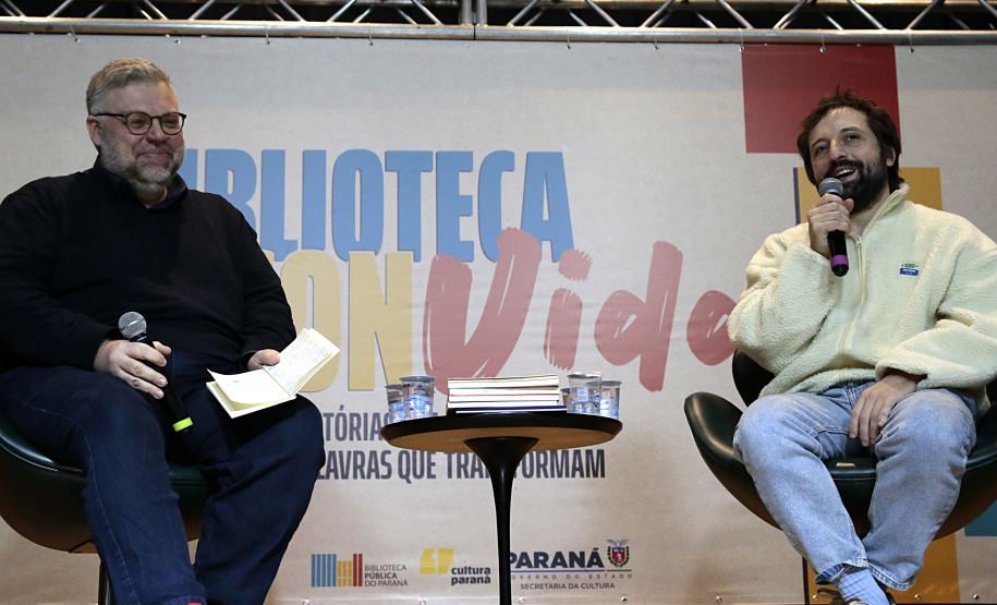 biblioteca convida