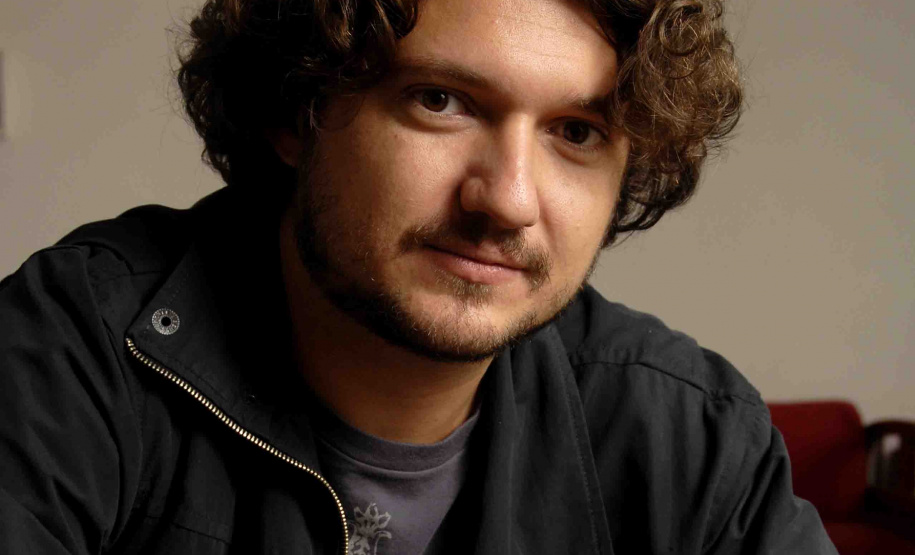 poesia Fabrício Corsaletti