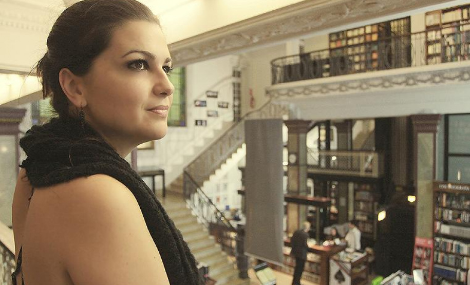 Juliana Cortes e grupo tocam autores do Sul no projeto Música na Biblioteca Juliana Cortes e grupo tocam autores do Sul no projeto Música na Biblioteca