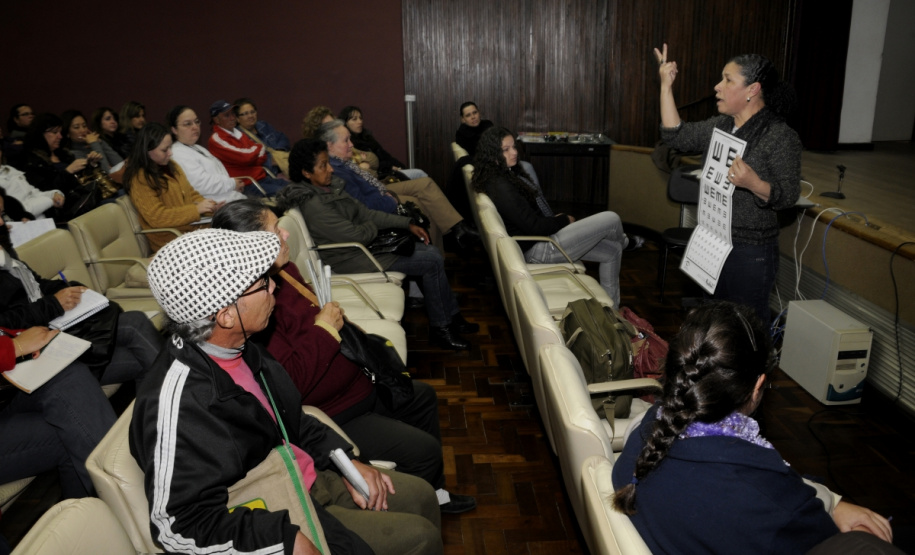 palestra Durante a palestra, serão abordados temas como a acessibilidade aos portadores de necessidades especias.