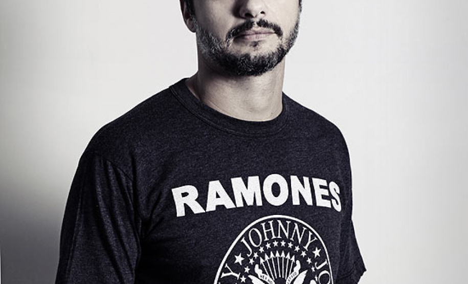 Arnaldo Branco ministra oficina de cartum