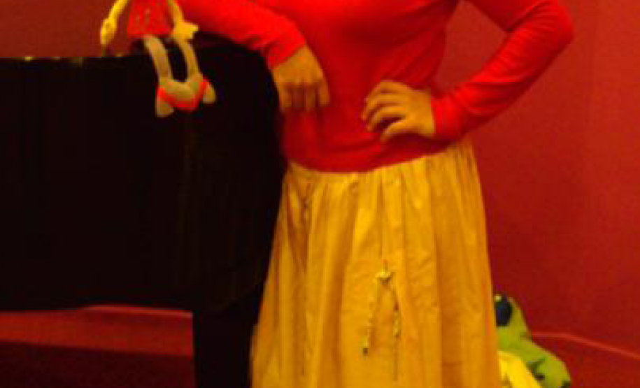 Bruna Borges (foto) se une aos músicos Fernando Fagundes (Percussão e violoncelo), Hudson Muller (sopros) e Marc Olaf (piano, acordeon e escaleta) pela primeira para apresentar o show Peixinhos do Mar