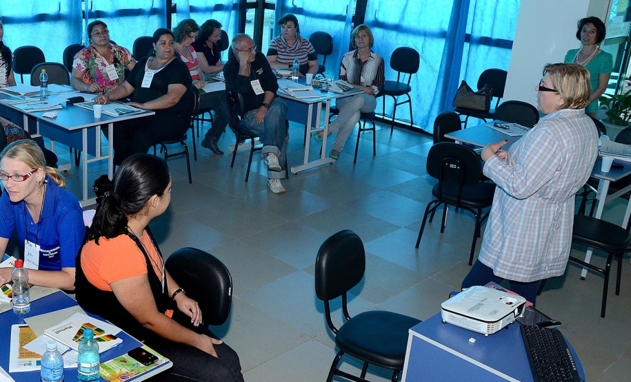 Edição do Encontro Regional de Atendentes de Bibliotecas Públicas do Paraná em Paranavavaí