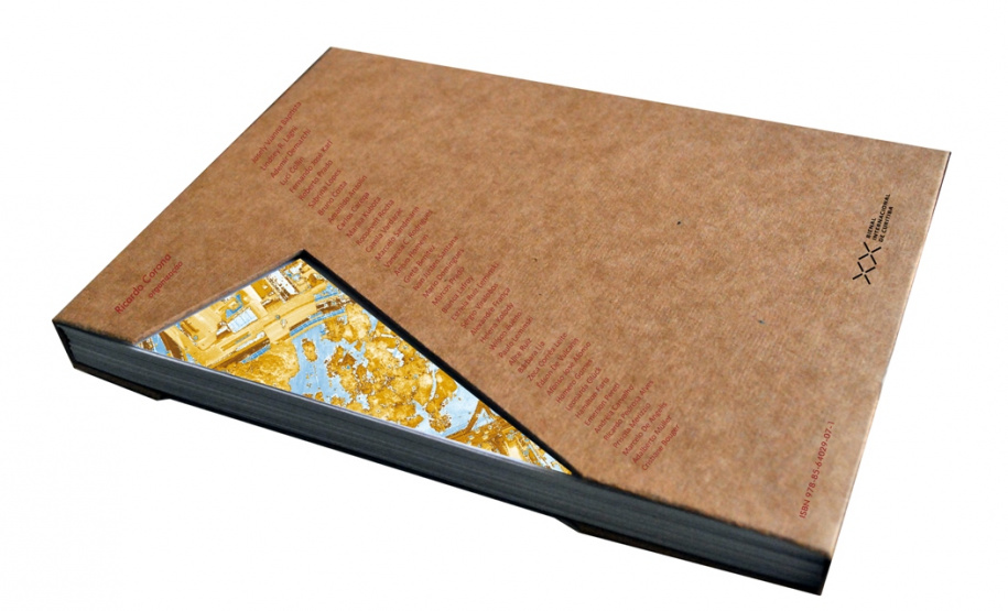 O livro reúne 42 poemas de autores brasileiros que mantêm alguma afinidade com a capital do Paraná e é organizado pelo escritor Ricardo Corona