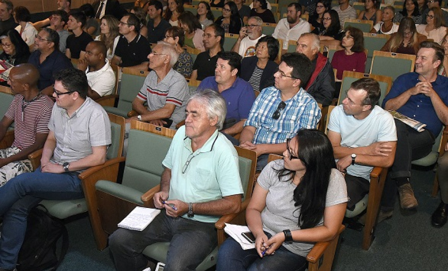 Palestra sobre inovação e empreendedorismo em bibliotecas escolares